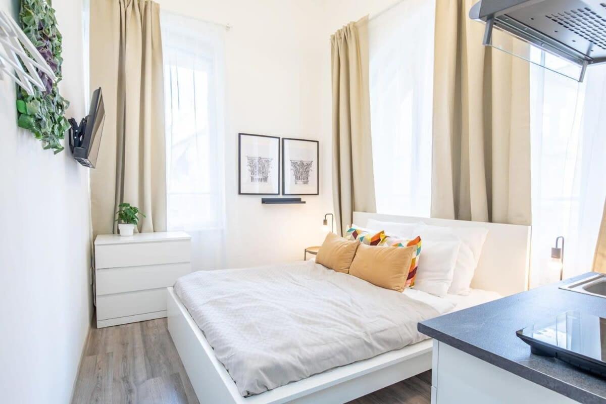 Extra Central Mini Studio - Lively Neighborhood Budapest Exterior photo